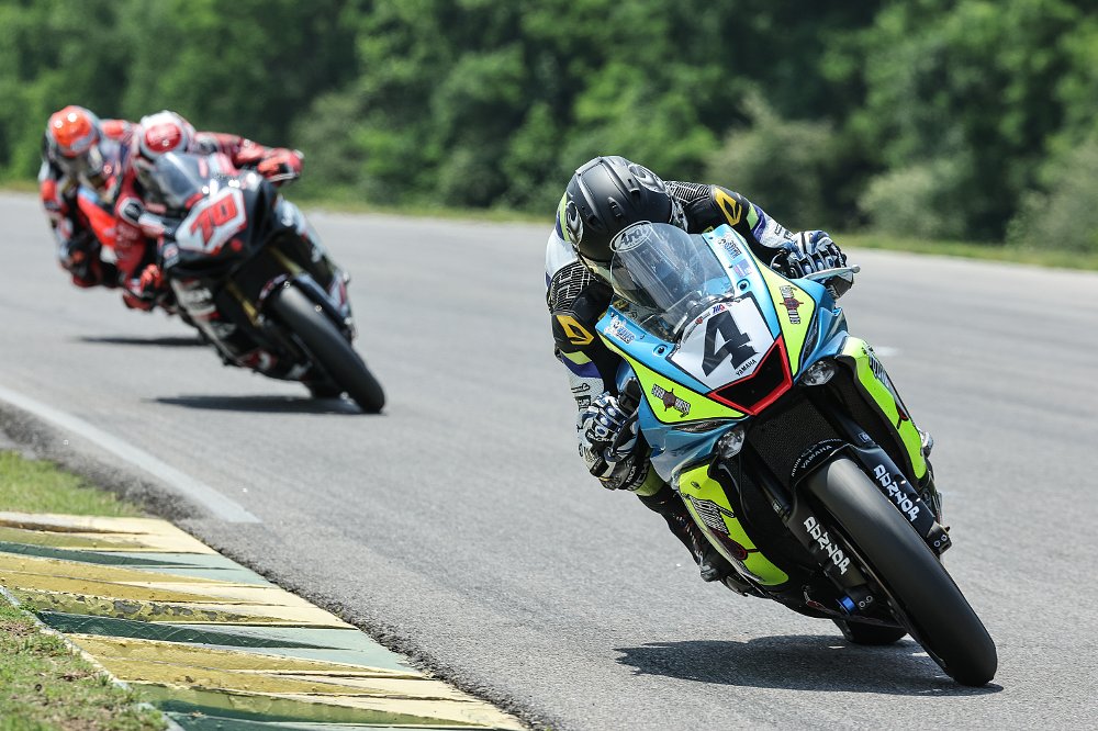 leaders in a Supersport race