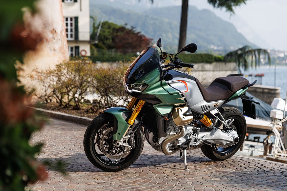 Moto Guzzi V100 Mandello