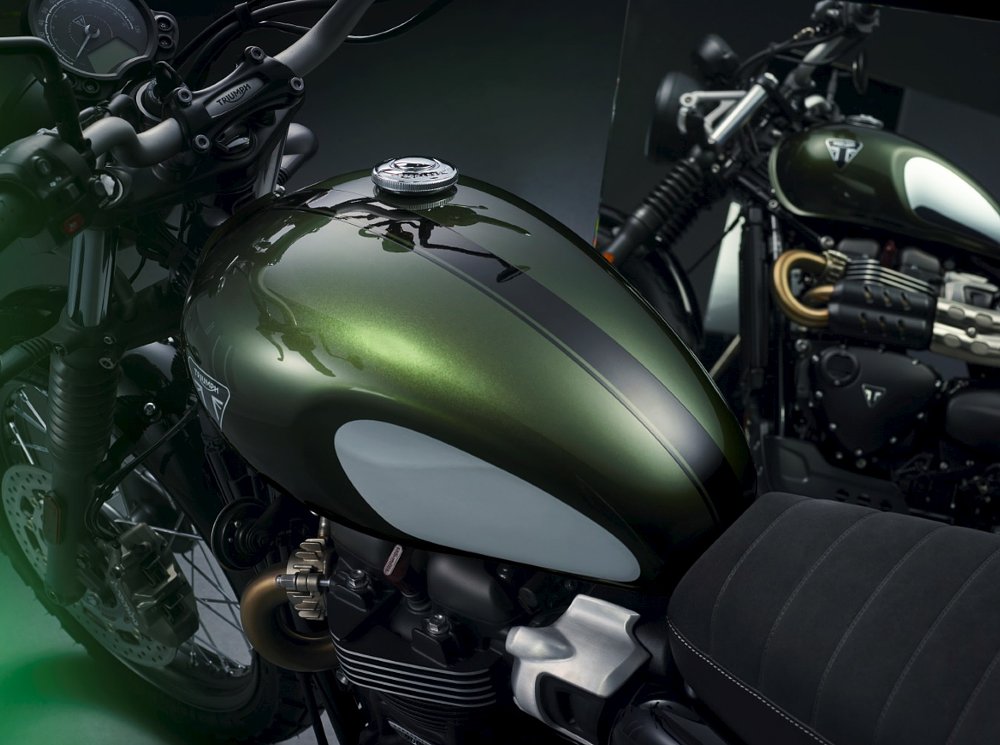 Scrambler 900 Chrome tank