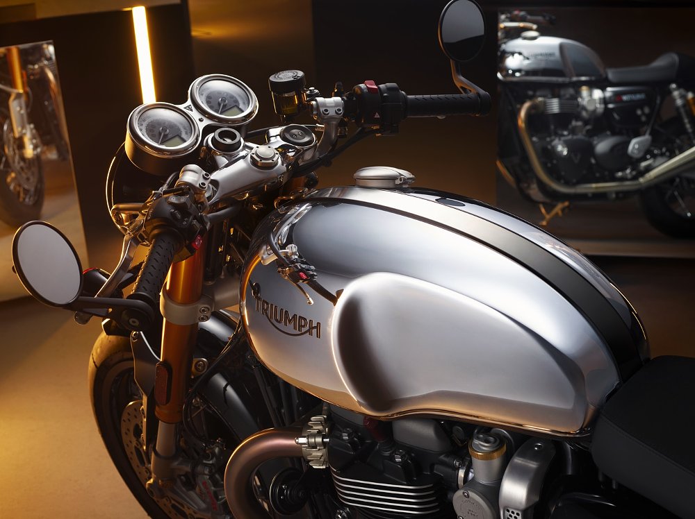 Thruxton RS Chrome tank