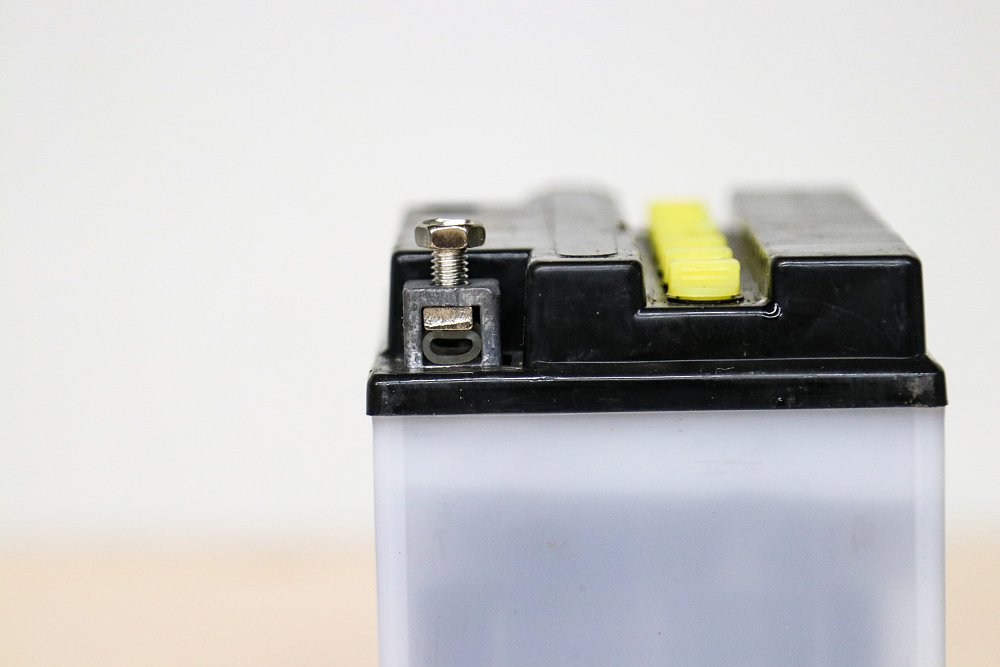 Motorcycle battery terminal hack