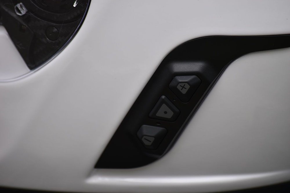 Sena-Momentum-Controls