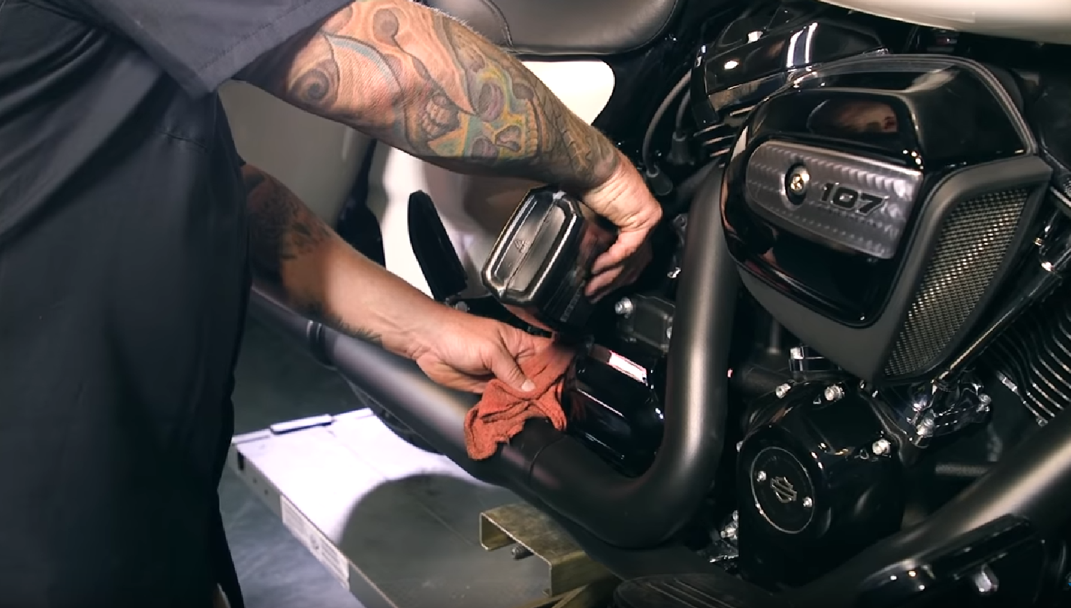 How to Change Oil on a HarleyDavidson MilwaukeeEight