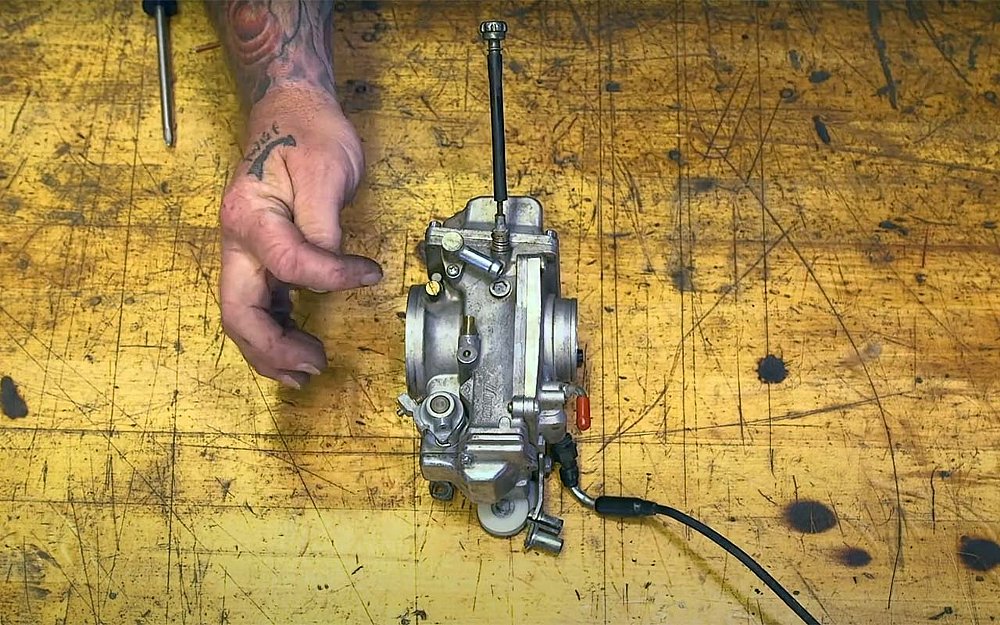 Mikuni-Carb-air-fuel-screw