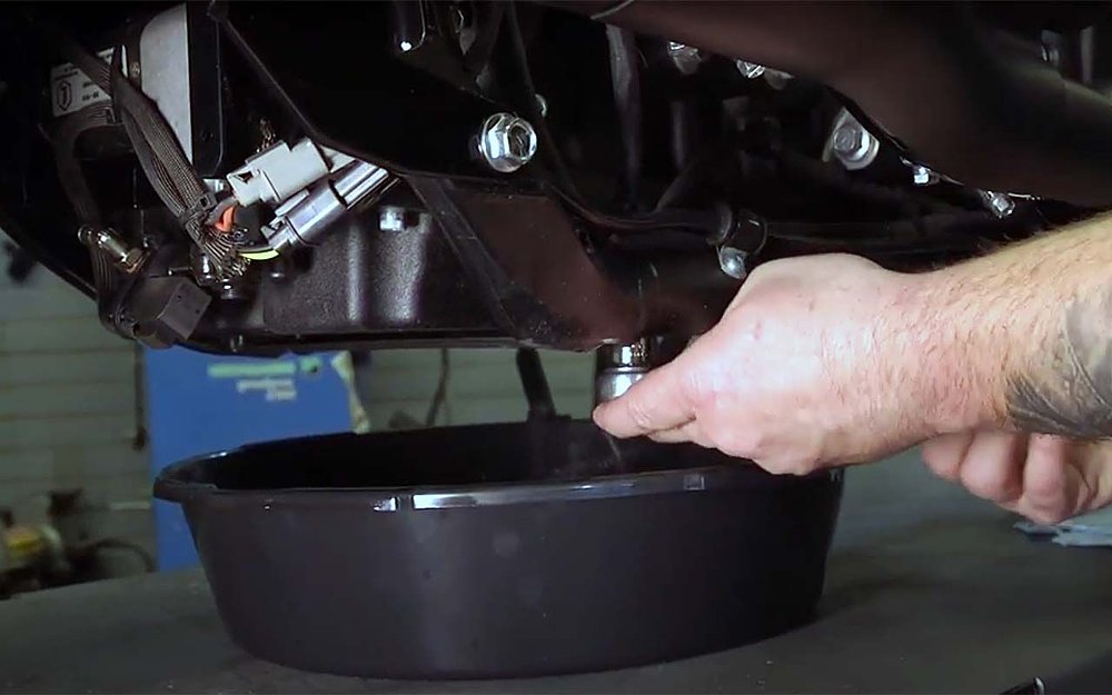 M8-transmission-oil-change-drain-plug-II