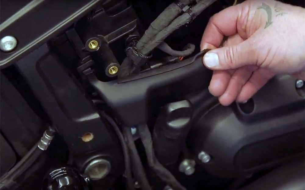 M8-transmission-oil-change-plastic-cover