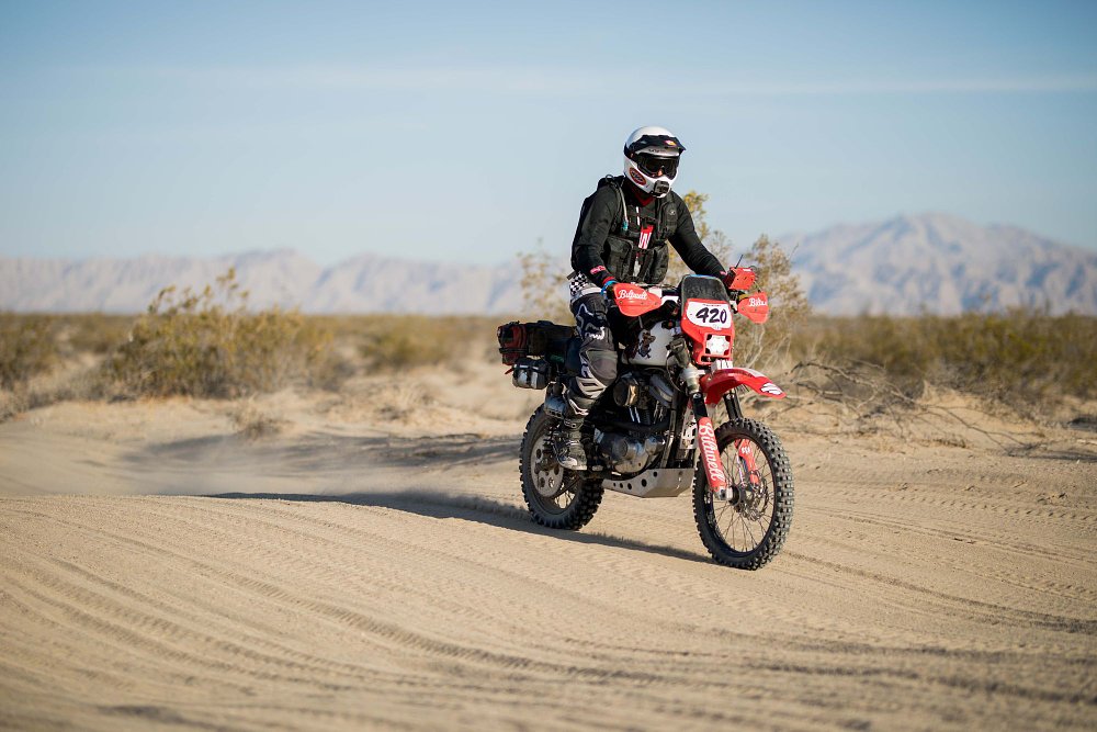 Frijole-883-Norra-1000-Action