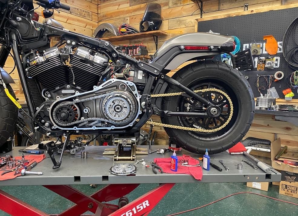 Video: Finishing the 150-horsepower Milwaukee-Eight, with Drivetrain and Fuel System Upgrades