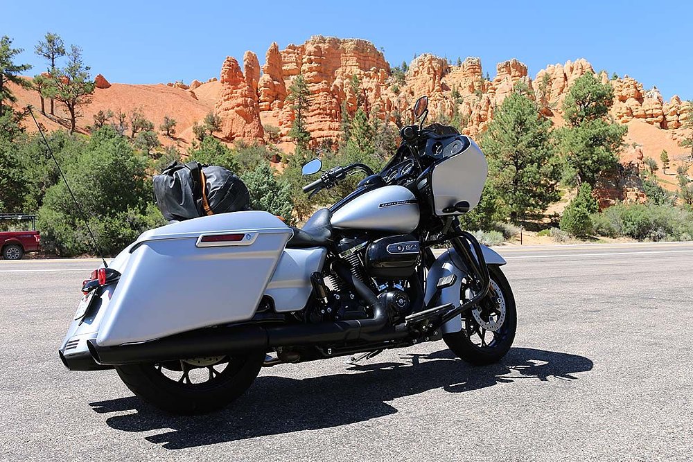 2020-H-D-Road-Glide-Special-Red-Rocks