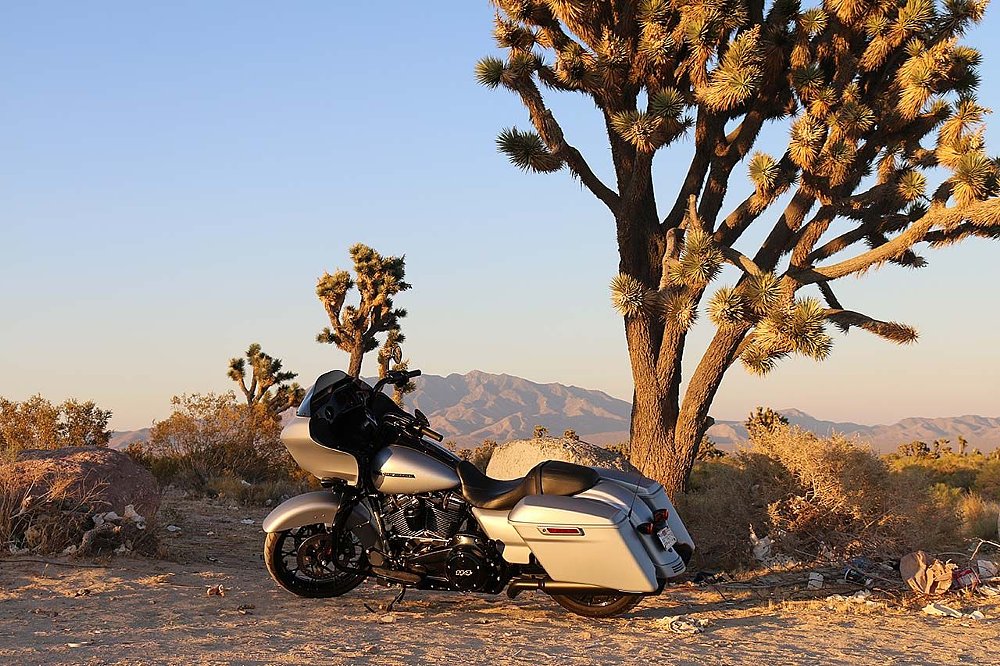 2020-Road-Glide-Special-Mojave-Desert