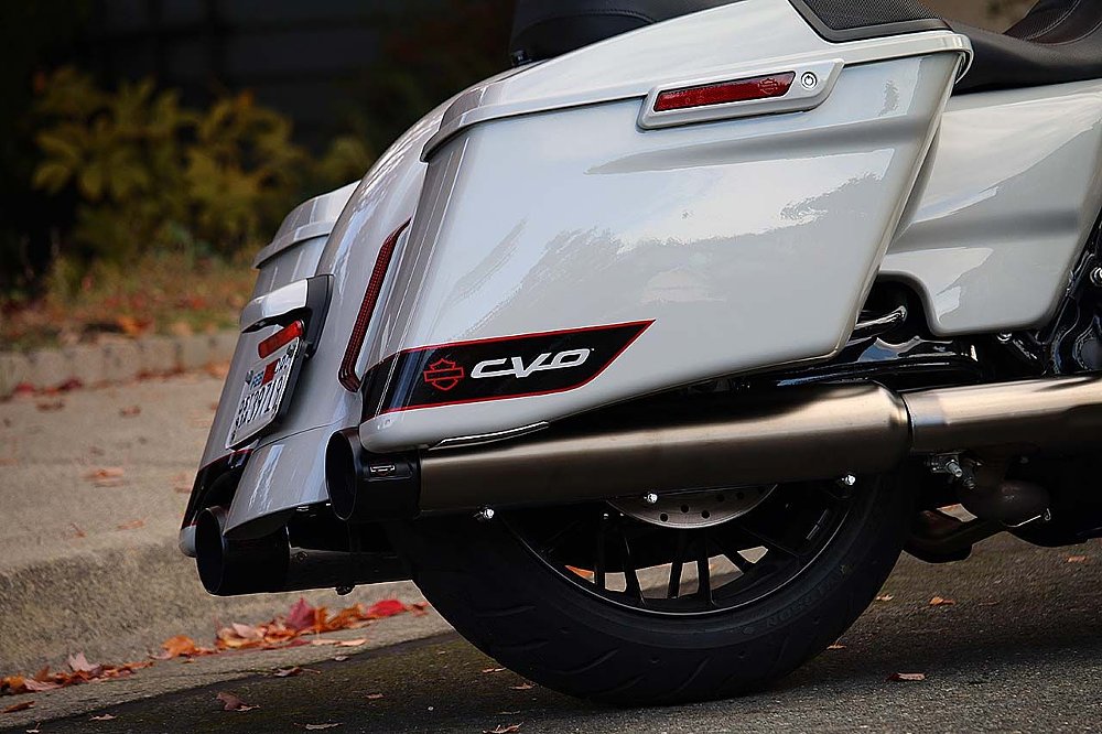 2020-CVO-Street-Glide-saddlebags