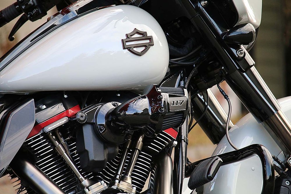 2020-CVO-Street-Glide-M8-117