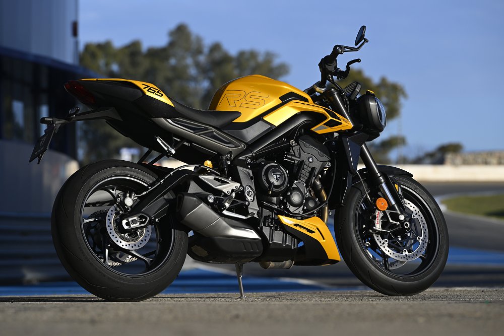 Street Triple in yellow.