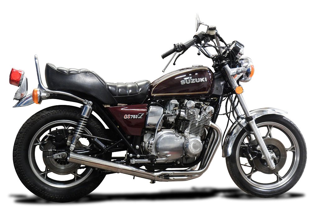 studio photo of a Suzuki GS750L