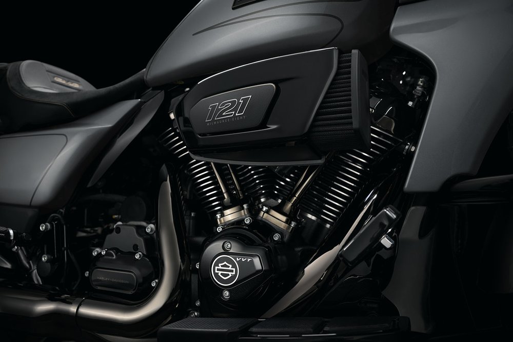 The Milwaukee-Eight VVT 121 V-Twin benefits from Variable Valve Technology.