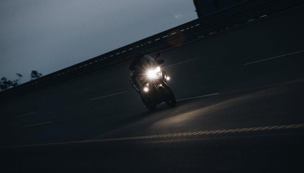 Weekend video: Iván Cervantes rides a Triumph a record 4,000 kilometers in 24 hours