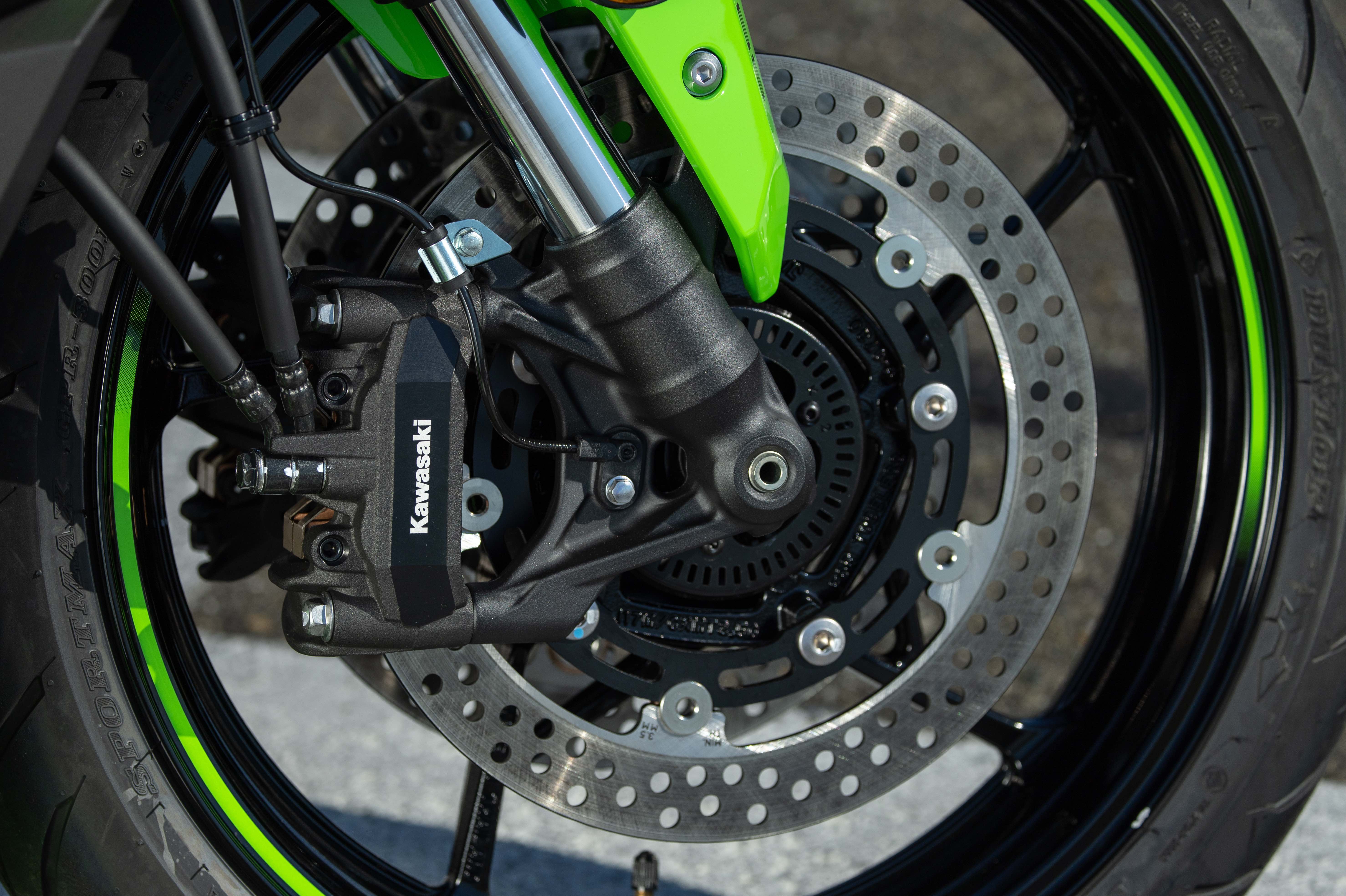 2023 Kawasaki ZX-4RR first ride review - RevZilla