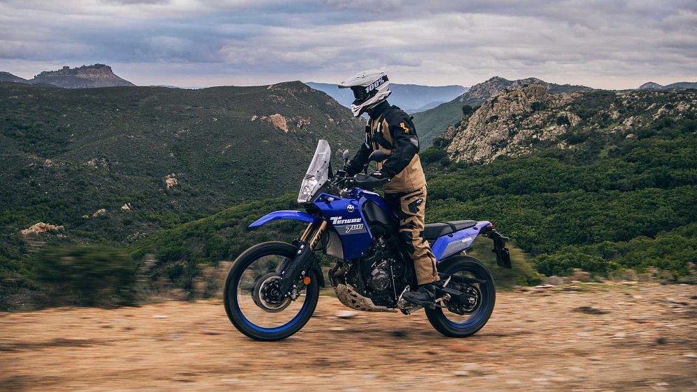Yamaha Ténéré 700 Extreme being ridden on a dirt road