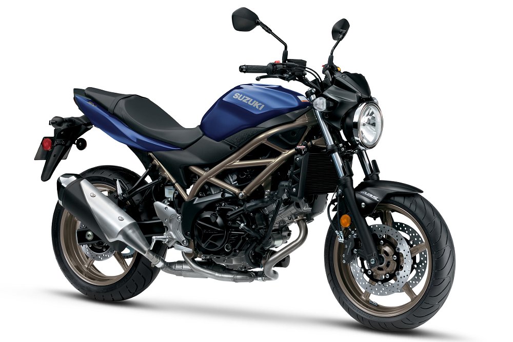 2023 SV650ABS studio photo