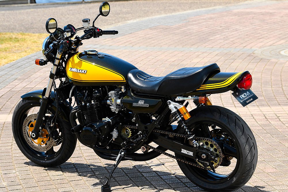 Side view of the resto-mod Kawasaki Z1