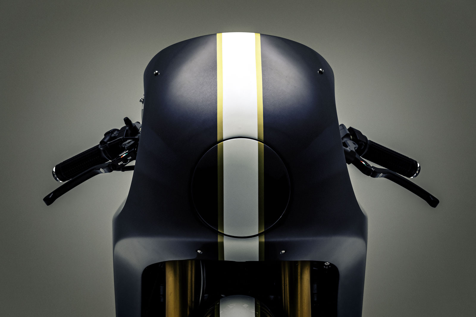 October custom roundup: Three different machines honoring enduring