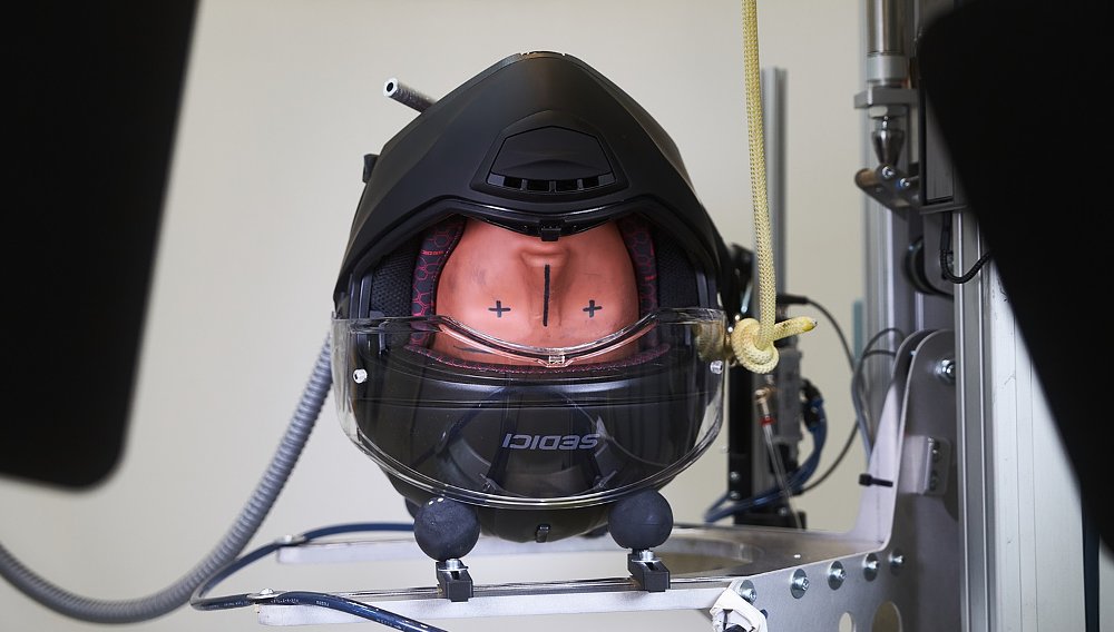 Can emerging concussion-detection technology benefit motorcyclists?