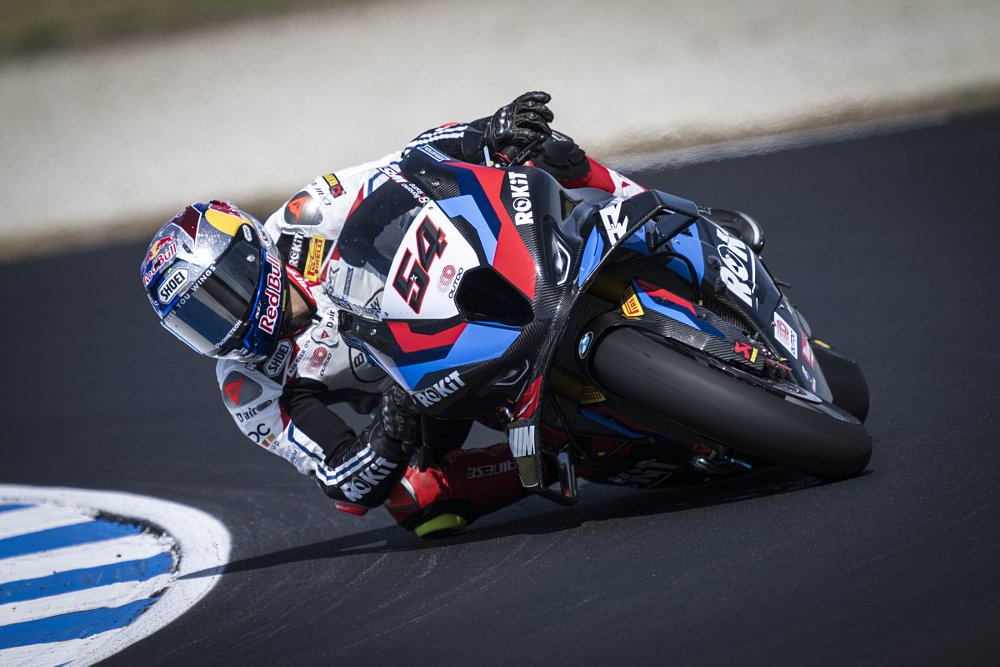 Toprak Razgatlioglu on the track on his BMW