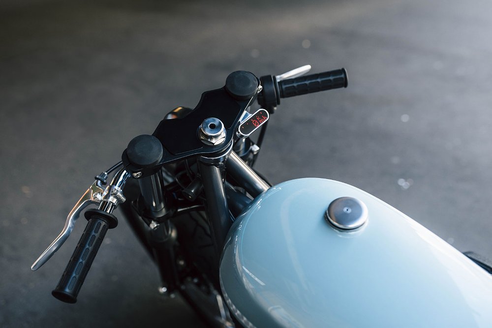 view of the handlebar and small gauge