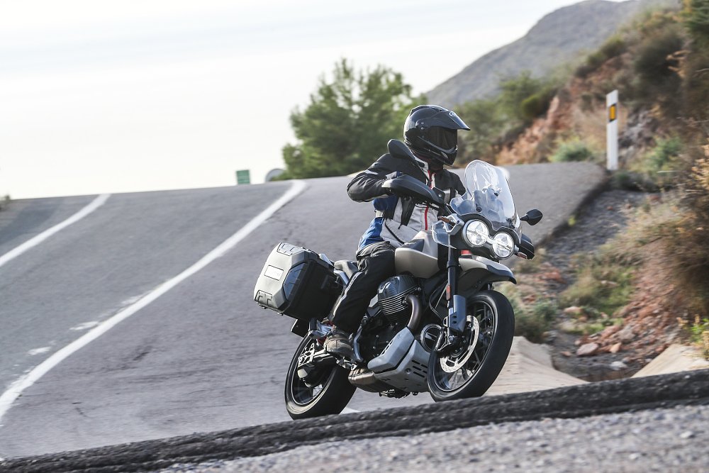 V85 TT Travel on the road