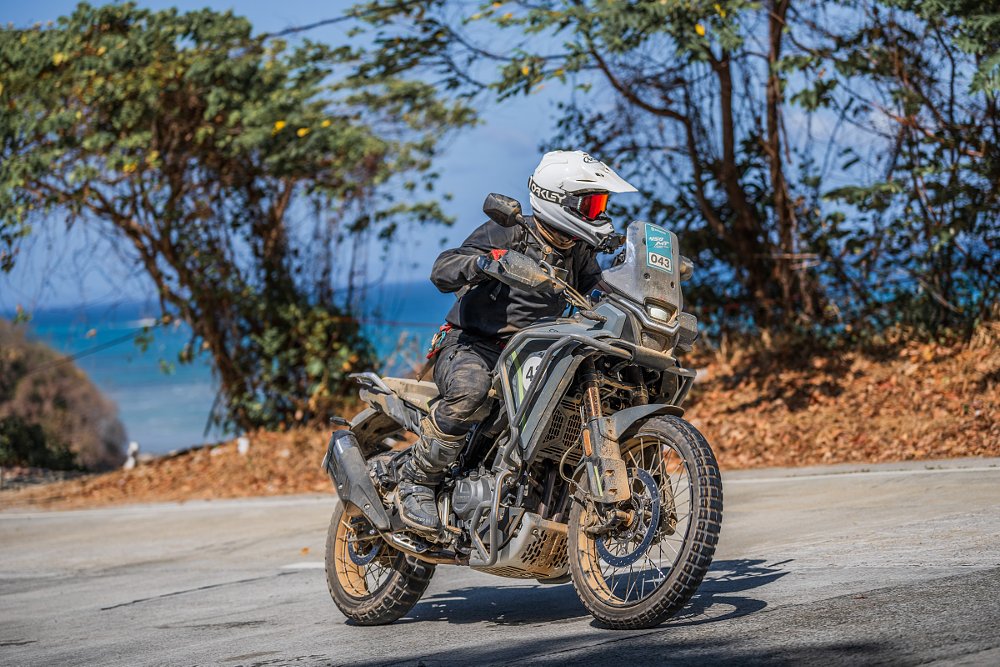 riding the Ibex 450 on pavement