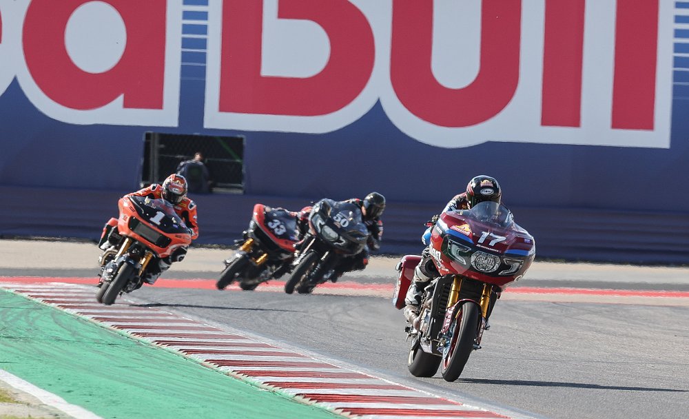 racers on baggers at COTA