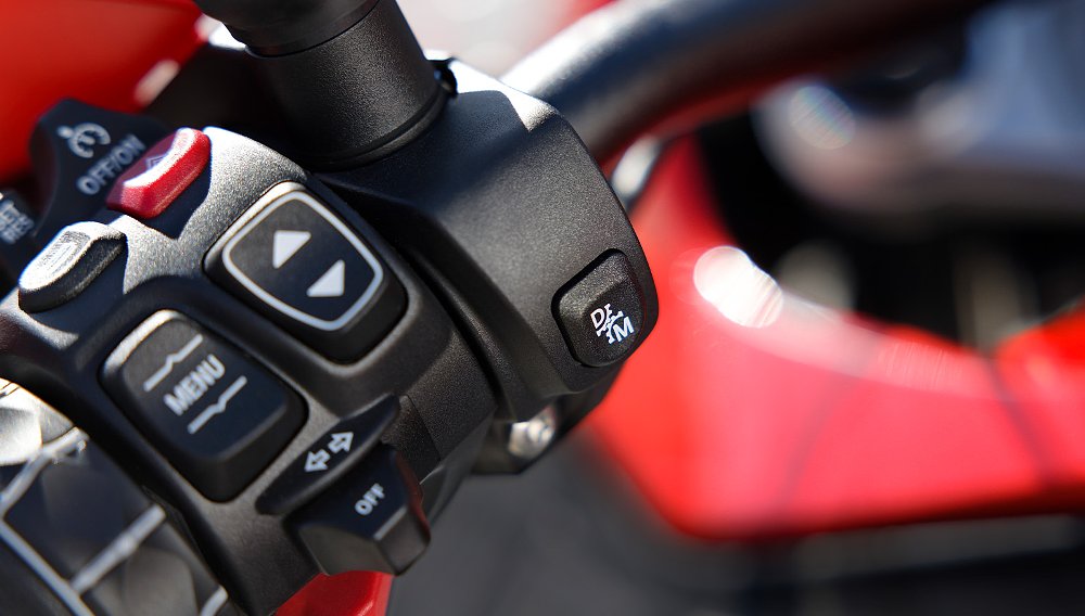 BMW introduces automatic transmission for boxer engine
