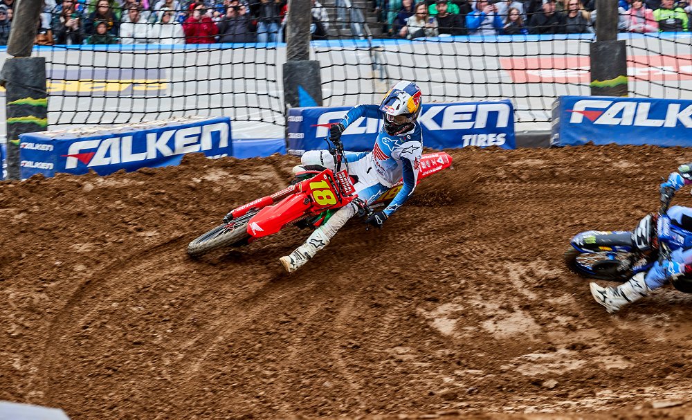 Lawrence railing a berm