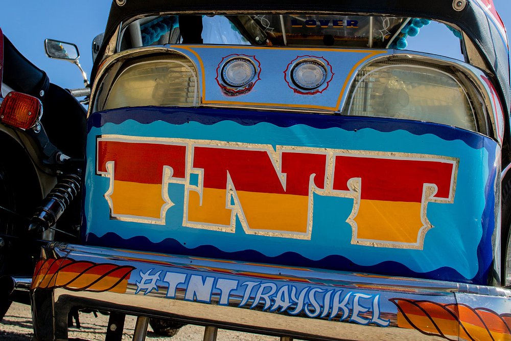 close view of lettering on the sidecar