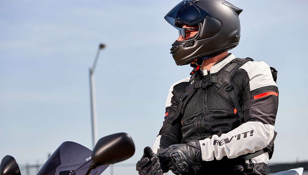 Keeping cool: Tips for riding a motorcycle in hot weather