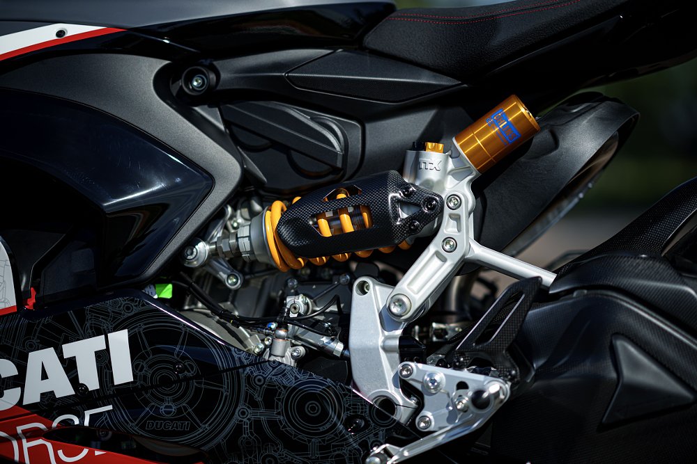 close view of the rear suspension and footpeg on the Panigale V2 Final Edition