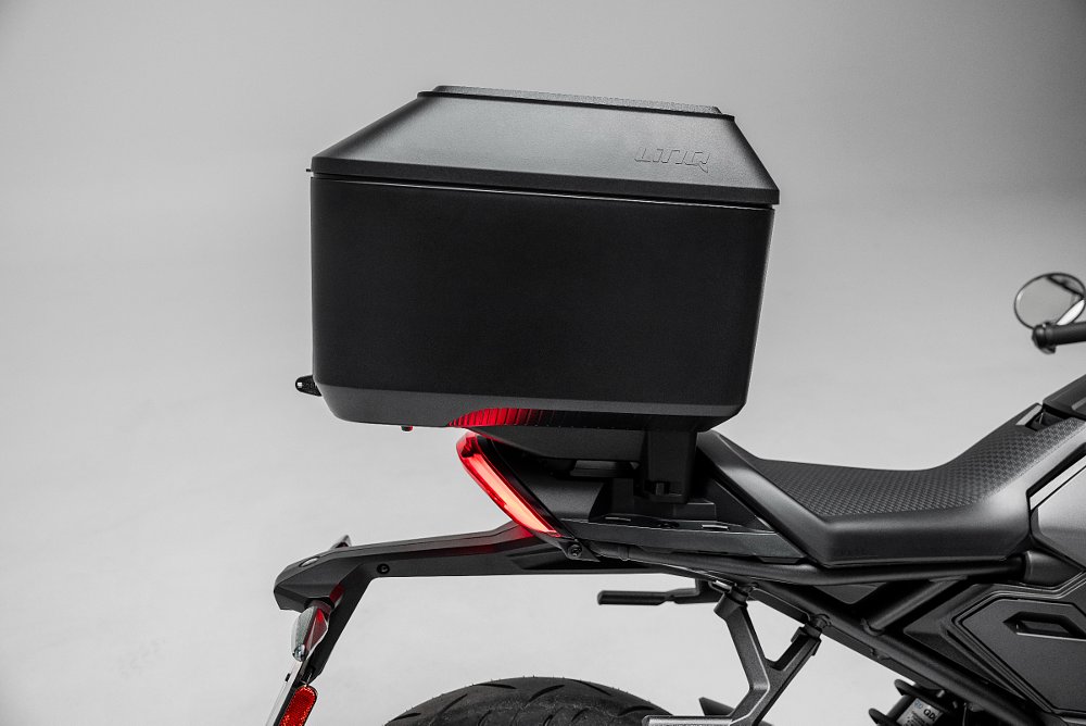 LinQ Nano accessory top box on the Pulse