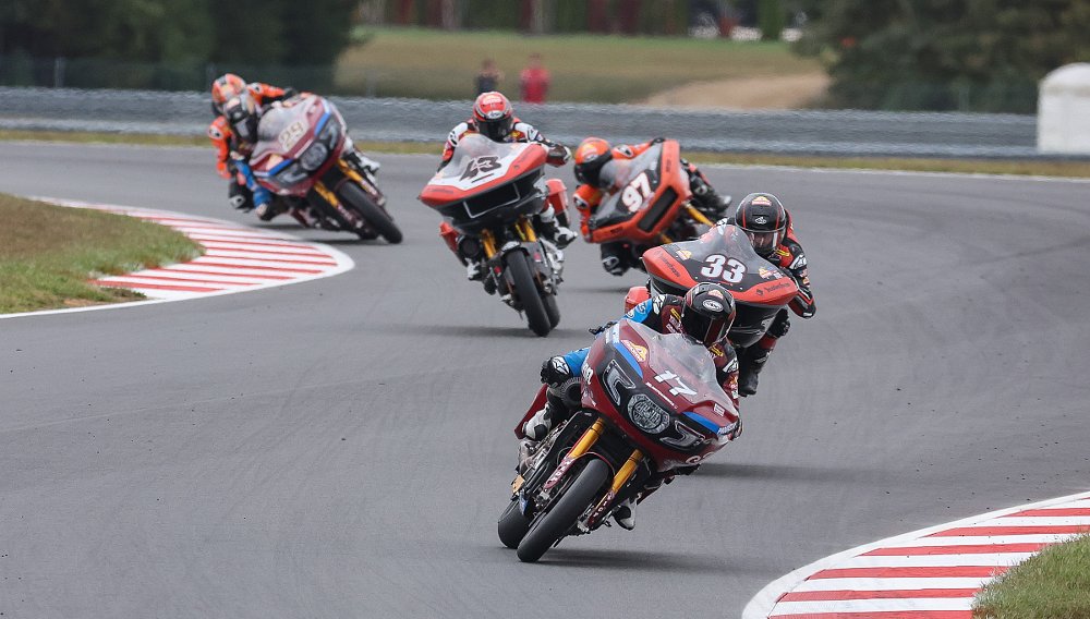 Troy Herfoss leading the field in the baggers race