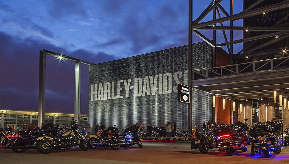 A tale of two markets: Slow sales for big motorcycles