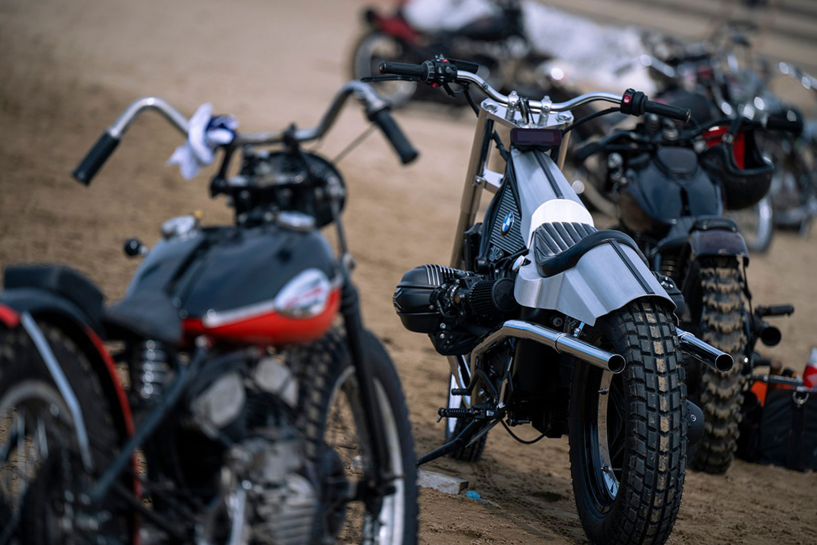 December custom roundup: Sand racer, movie-inspired chopper, and a