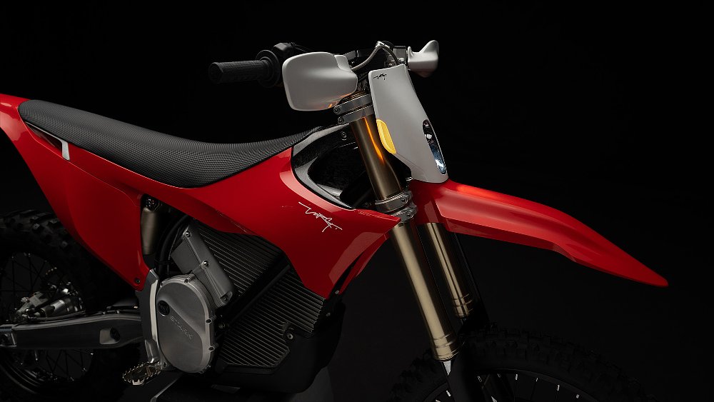 The Stark VARG EX's silicone indicator shown blinking in a studio setting.