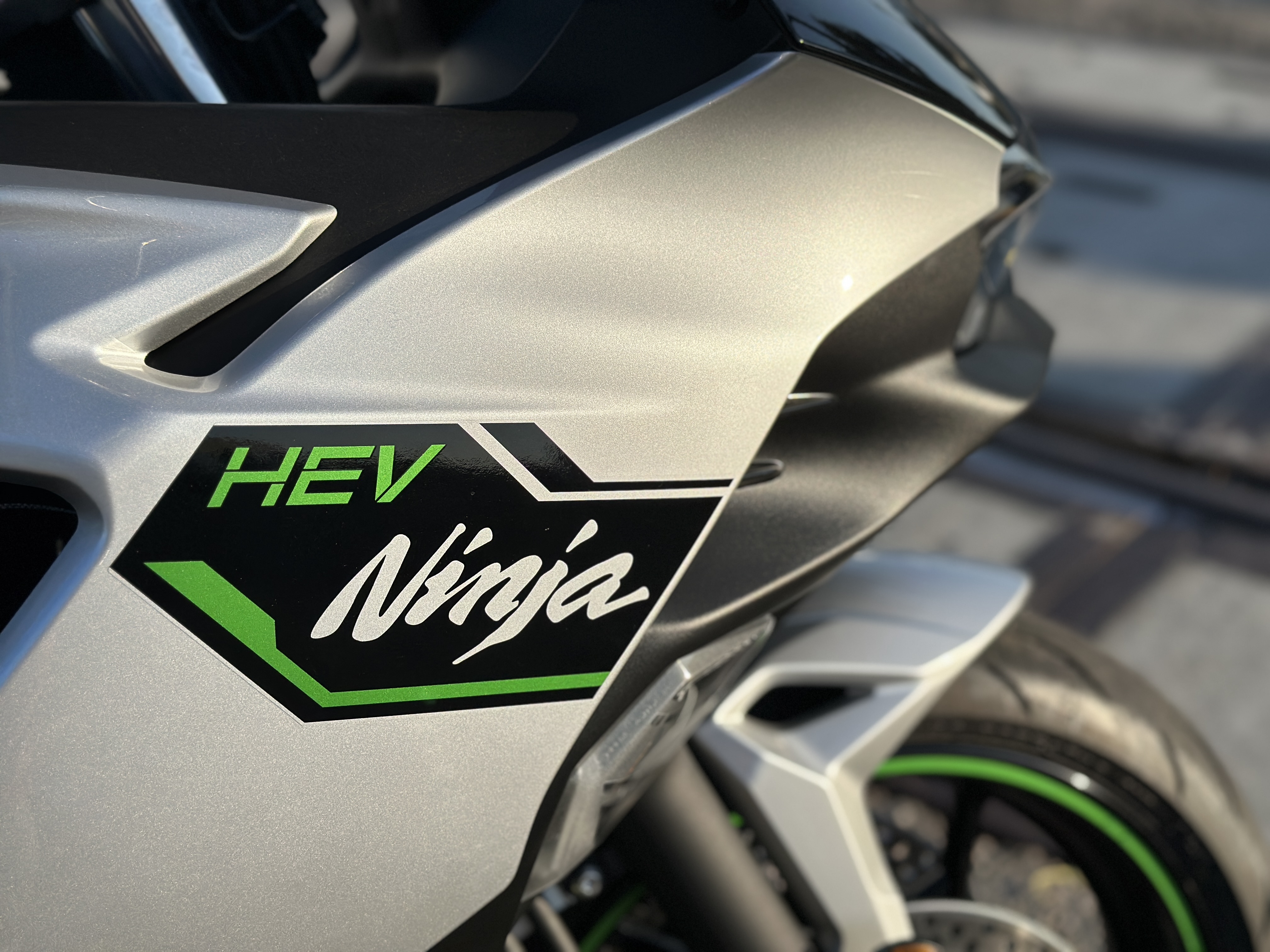 A 'round town review of the 2025 Kawasaki Ninja 7 Hybrid