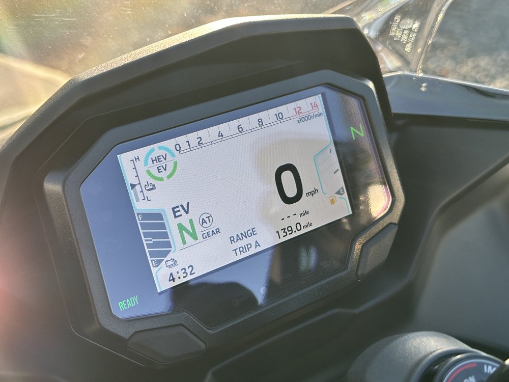 2025 Kawasaki Ninja 7 Hybrid TFT dash detail.