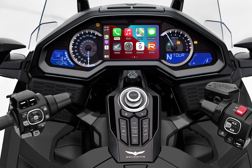 studio photo of full-color display on the Gold Wing dash