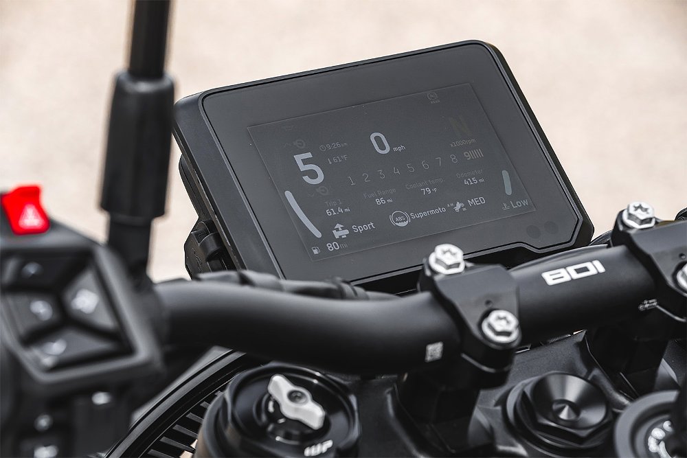 The Husqvarna Vitpilen 801's dash shot in close-up.