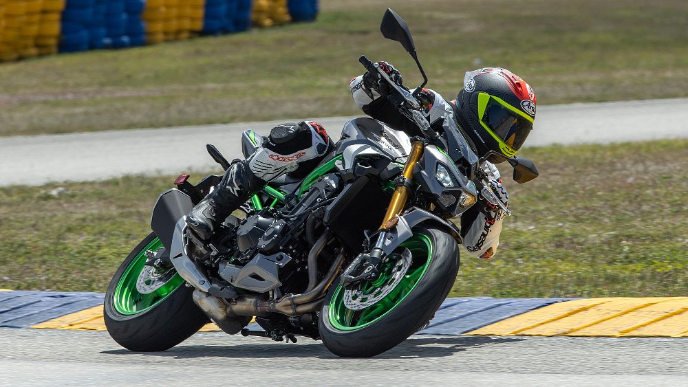 Dustin navigates a left-hand corner at the Homestead-Miami Speedway.