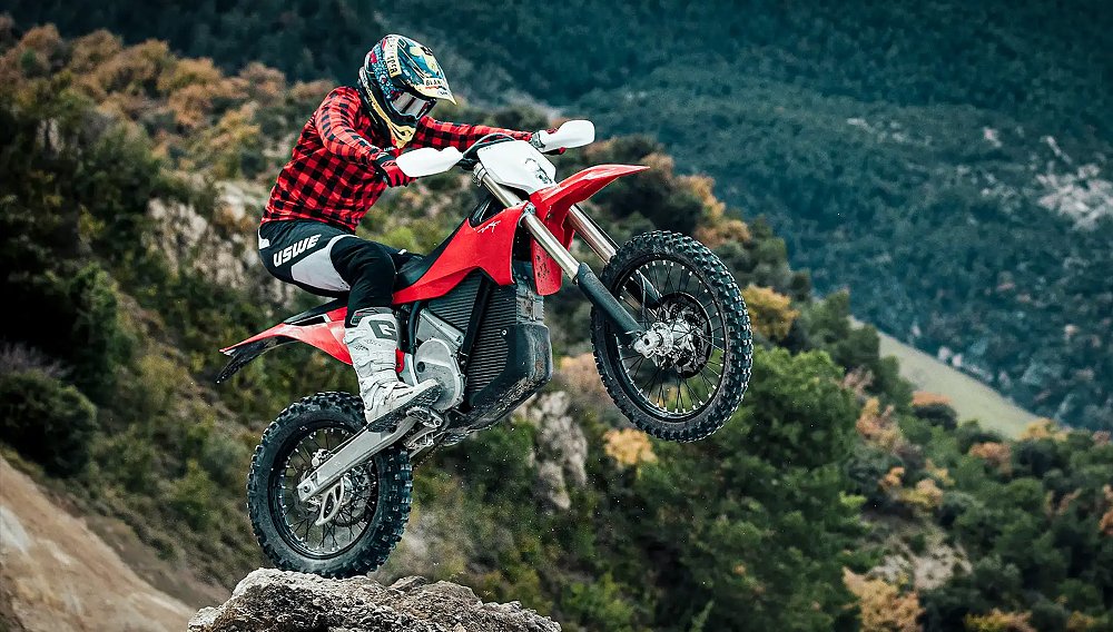 Riding the current: Electric motorcycle brands sink and soar 
