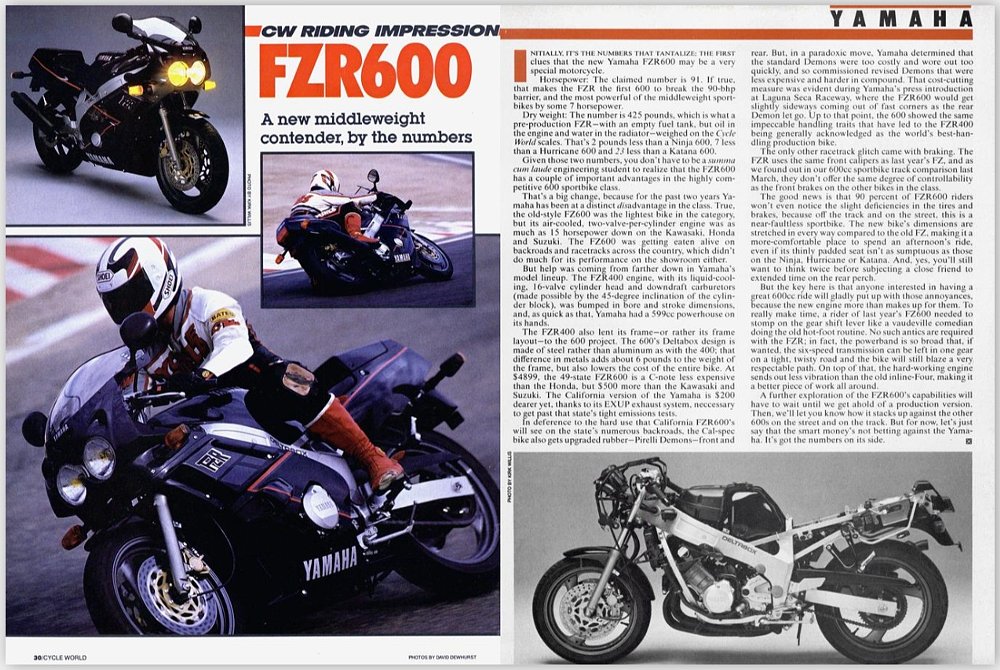 FZR600의 개요가 포함 된 Cycle World Magazine 스프레드 2 페이지