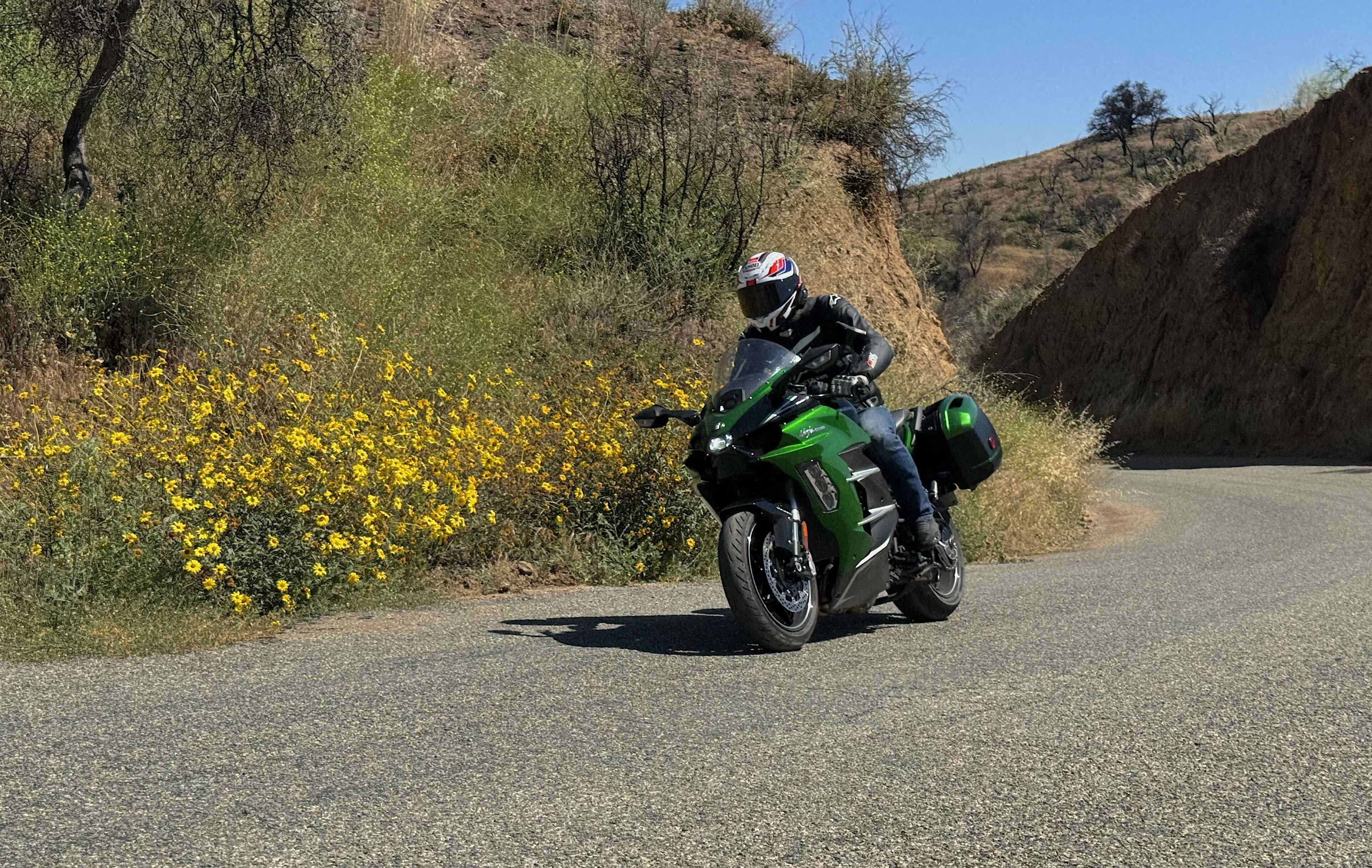 The 2025 Kawasaki H2 SX SE has a sibling problem - RevZilla