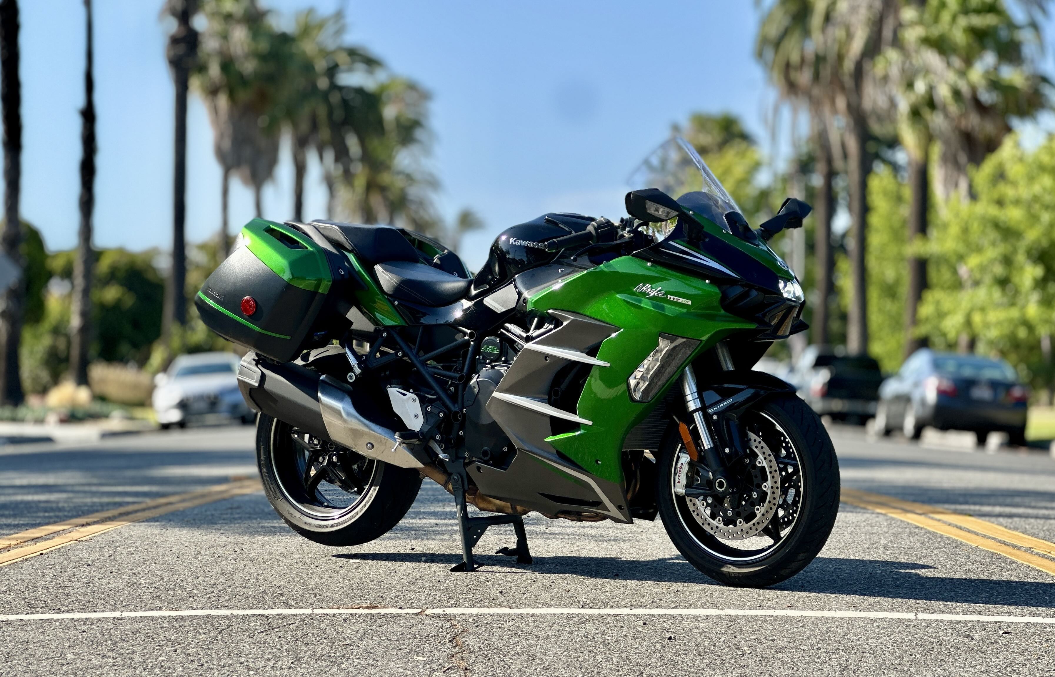 The 2025 Kawasaki H2 SX SE has a sibling problem - RevZilla